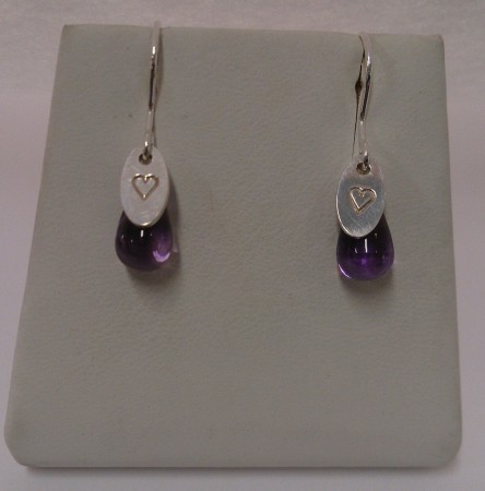 TÖ01A. Ametist. 825:-